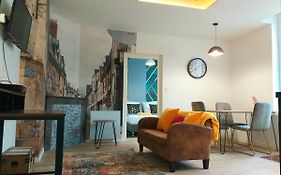 Les Volets Bleus - Deux appartements et un studio, Jardin